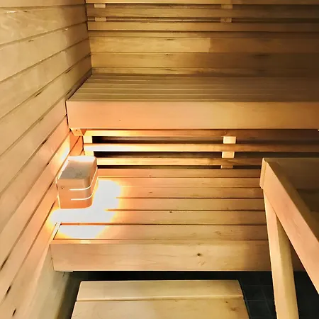 Presidential 105 W Sauna Jacuzzi Tampere