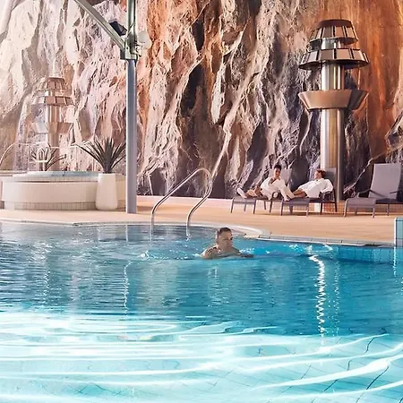 Presidential 105 W Sauna Jacuzzi *